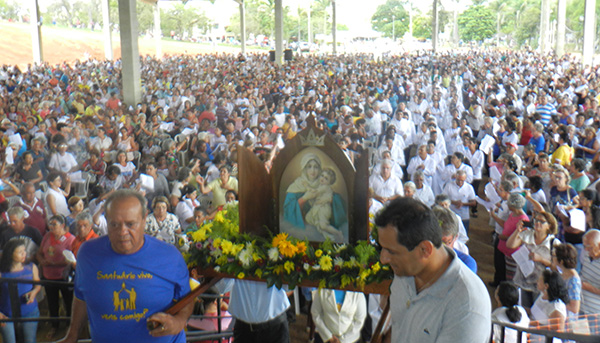 Fotos: Poliane Bôsco confins